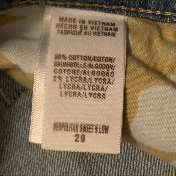 Lucky Brand Neopolitan sweet n low. Mid rise easy fit slight flare. - Picture 5 of 8